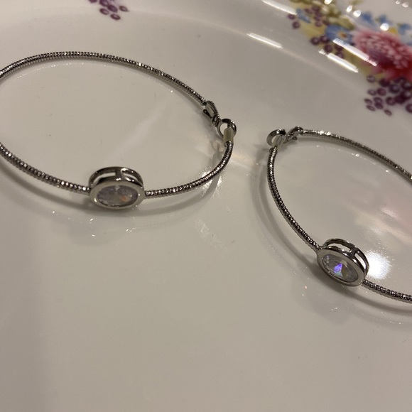 EUC * Guess Jeans * Silver Tone Textured Crystal Hoop Earrings - Picture 2 of 2